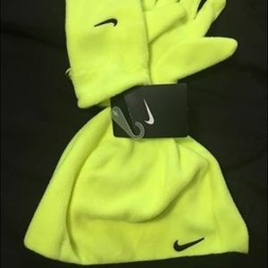 Boys Nike Hat & Glove set